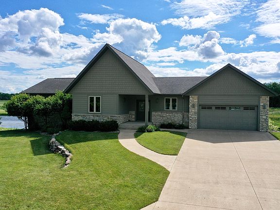 3rd image of 1001 Brooks North Ln