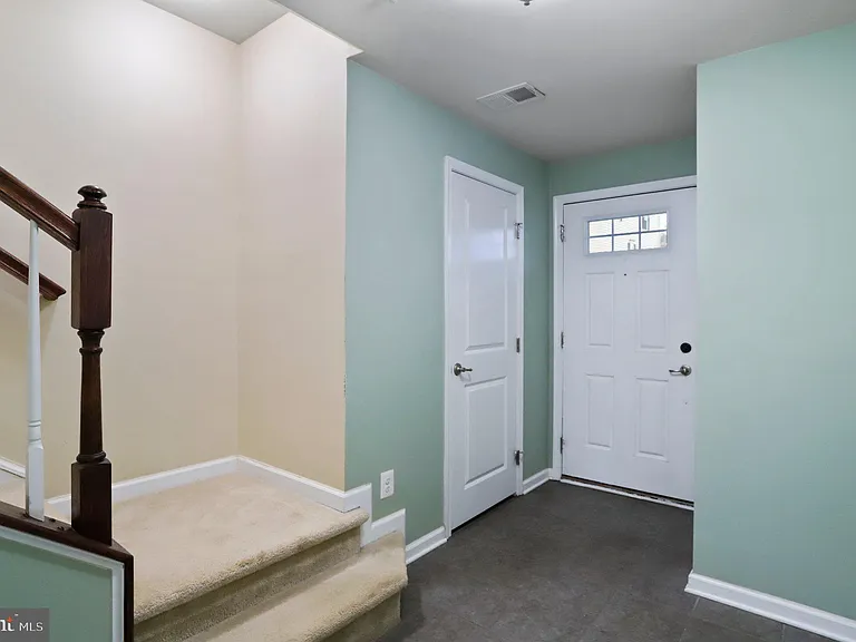 8079 Locust Mill St — Photo 4