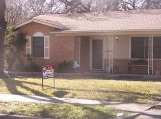 427 Robinhood Dr, Irving, TX 75061