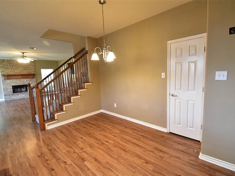 7993 Crampton Ln — Photo 8