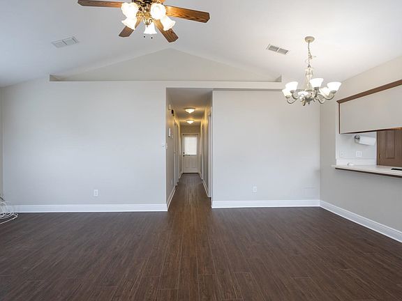 3rd image of 3569 Chatelaine Dr