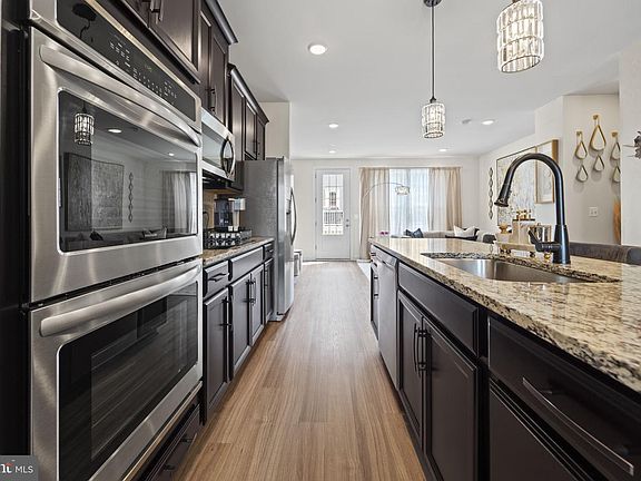 4th image of 10637 Hinton Way