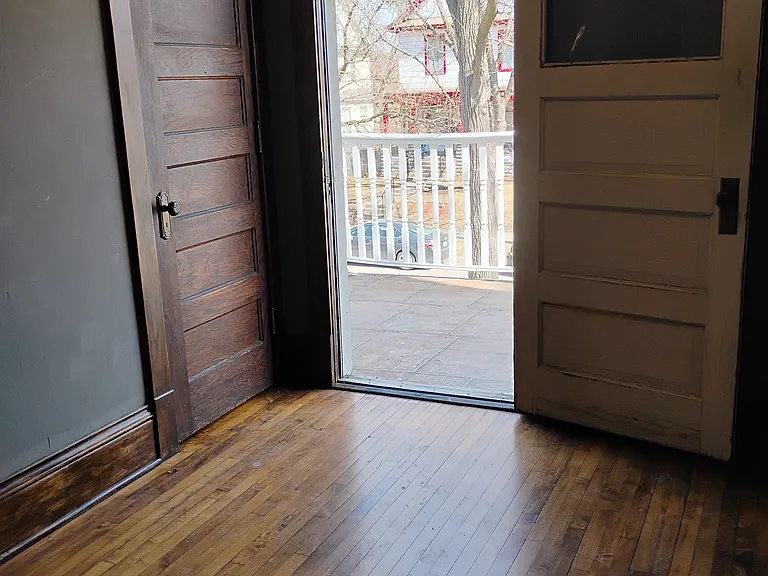 1407 Girard Ave N #2 — Photo 11