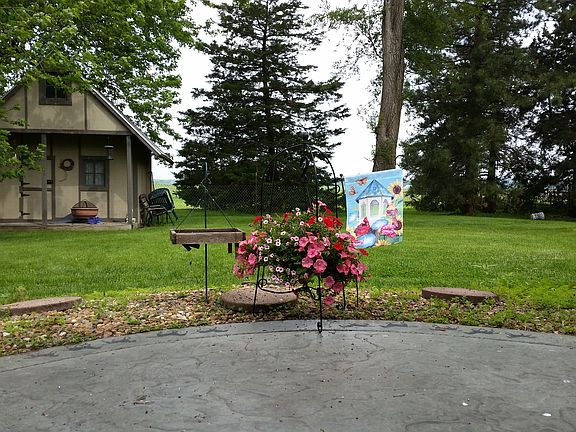 playhouse/storage building