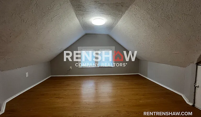 1817 Edward Ave — Photo 2
