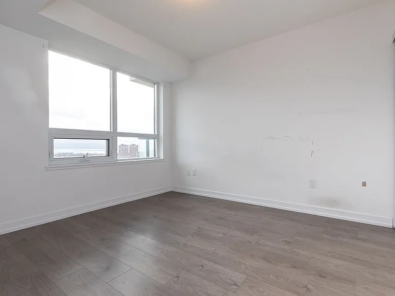 1410 Dupont St — Photo 25