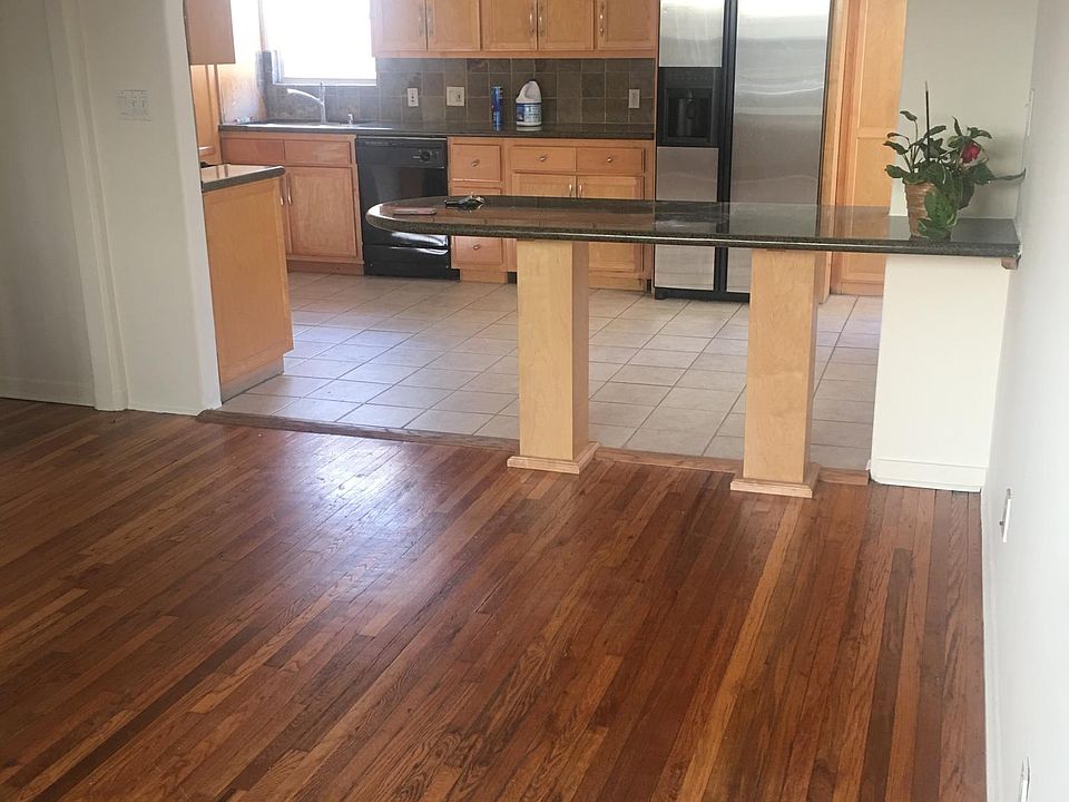 1st image of 3001 Bagley Ave #1/2