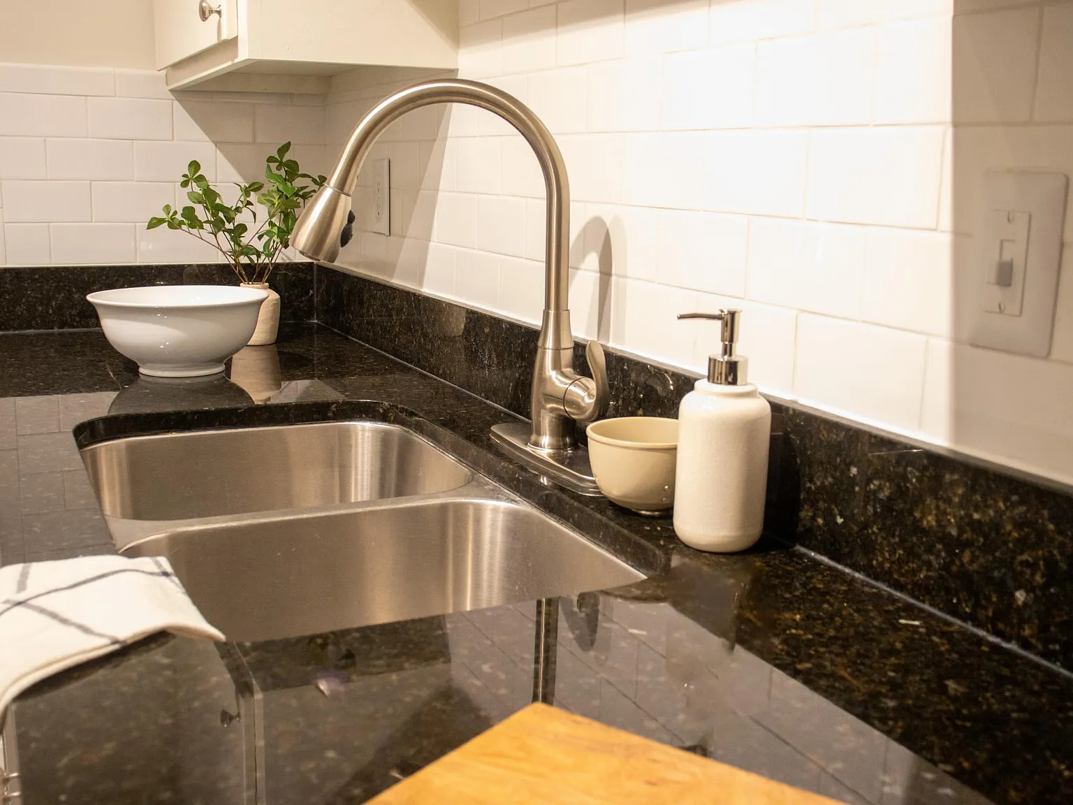 1 bed, 800 sqft, $1,549 — Photo 2