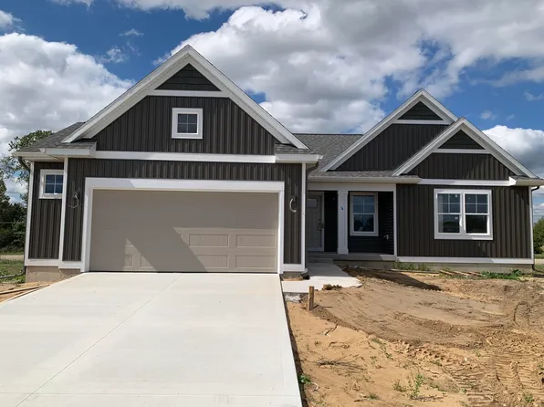 10535 Winnie Ln, Allendale, MI 49401