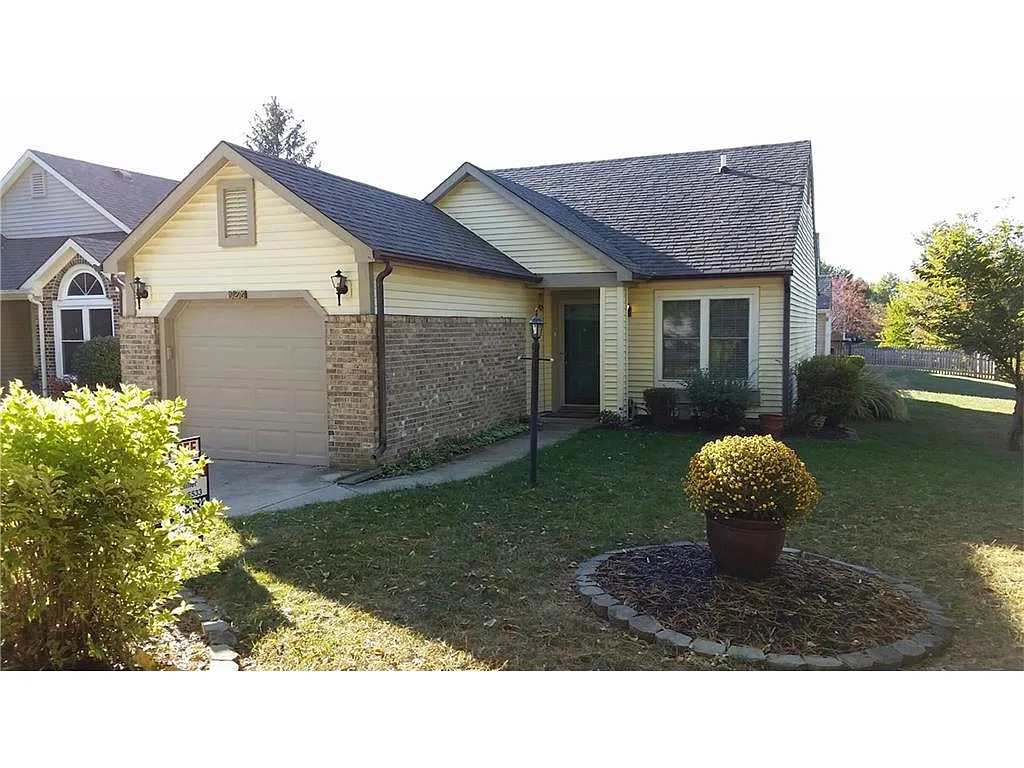 9276 Steeplechase Dr photo 1