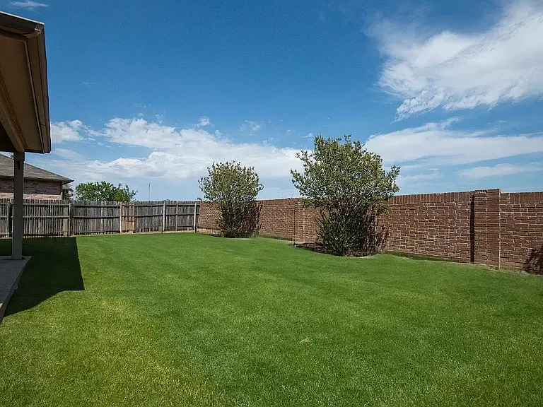 9308 Liberty Crossing Dr — Photo 16