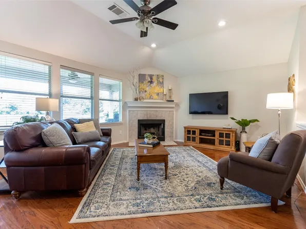 14049 Lost Spurs Rd, Fort Worth, TX 76115
