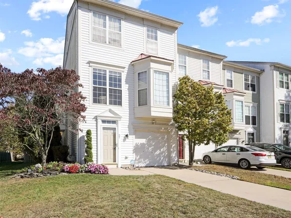 27 Firethorn Ln, Delran, NJ 08075