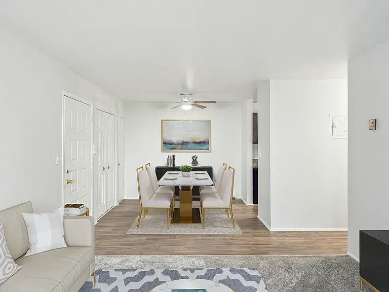 Fox Pointe Apartments — Photo 4