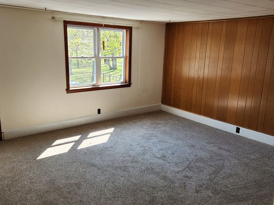 1st image of 326 Niagara St #2