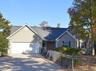 7425 Pea Ridge Rd, Gainesville, GA 30506