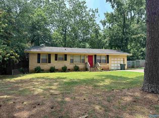 2213 Glen Iris Rd NW, Huntsville, AL 35810