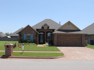 12112 SW 17th St, Yukon, OK 73099