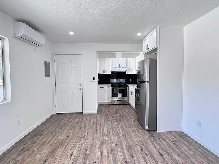 653 1/2 Maltman Ave — Photo 6
