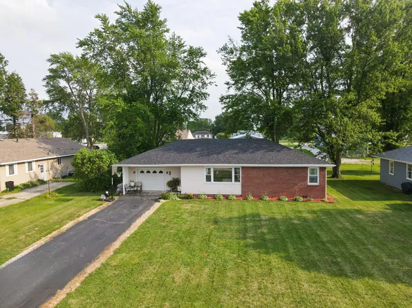 313 W Graham St, Kentland, IN 47951