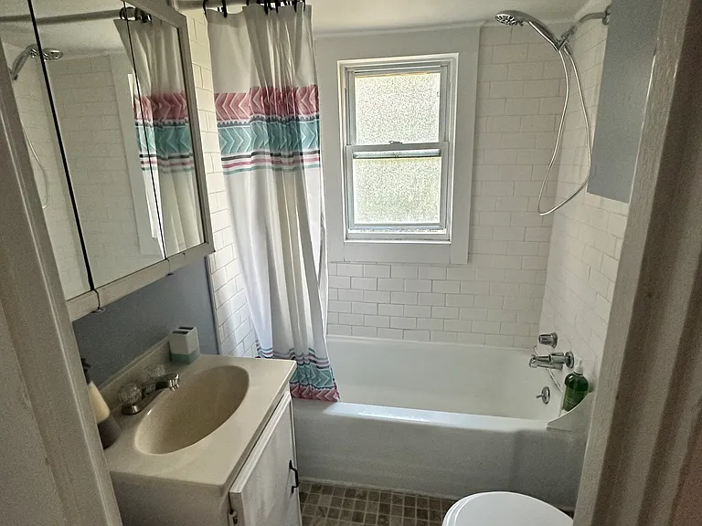 23 Grace Ave #2 — Photo 6