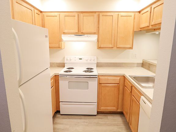 2nd image of 812 City Park Ave APT 102