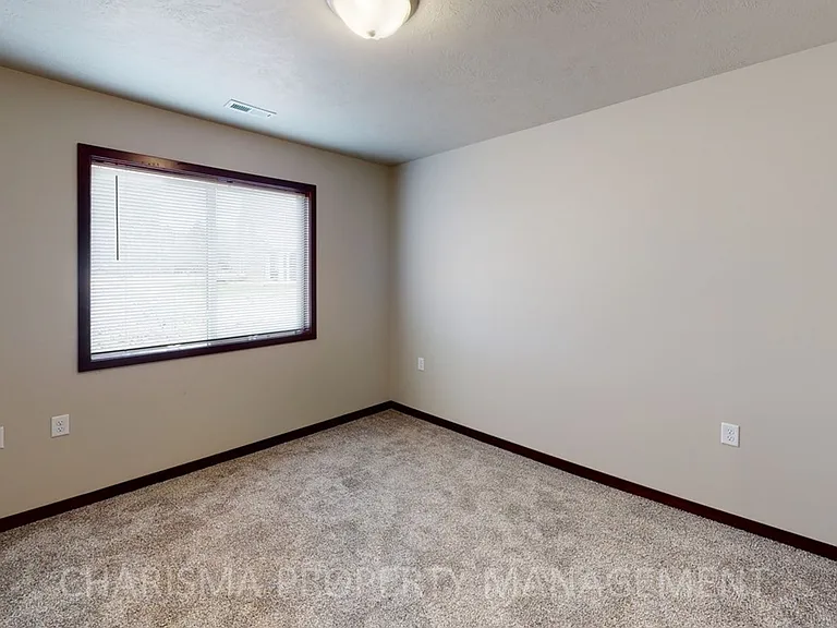 290 Vernon Dr #4 — Photo 16