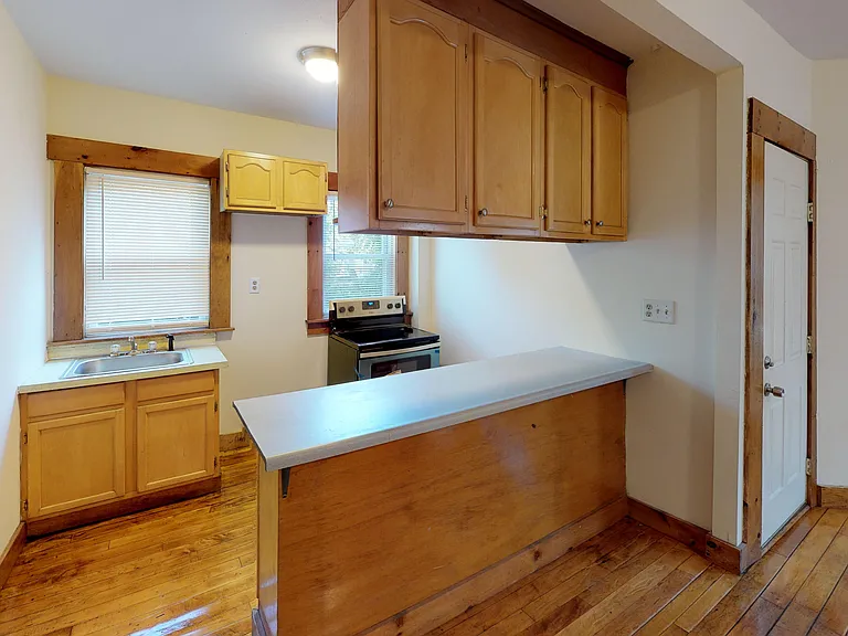 250 Forest Ave #1 — Photo 11