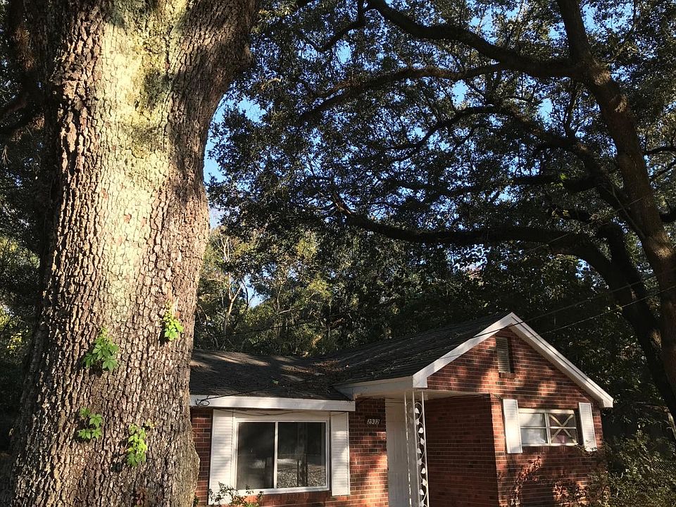 2nd image of 2932 Mission Rd