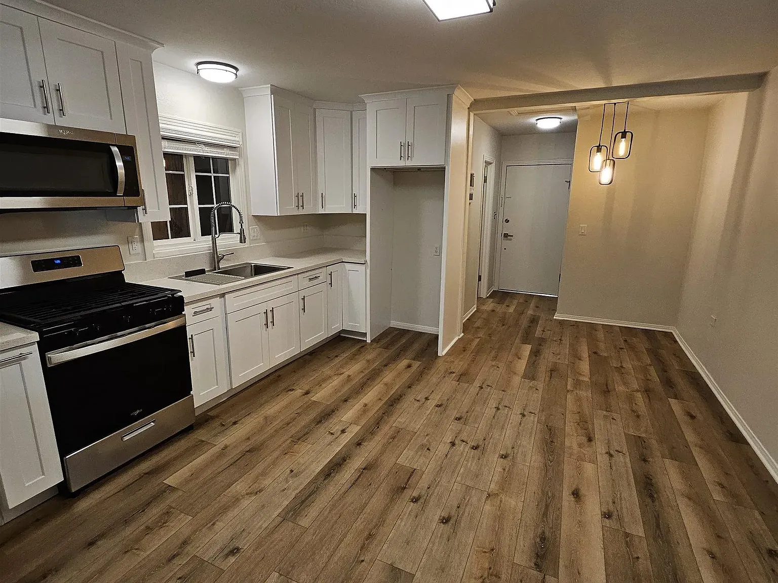 2 bed, 1.0 bath, 600 sqft, $2,395 — Photo 1