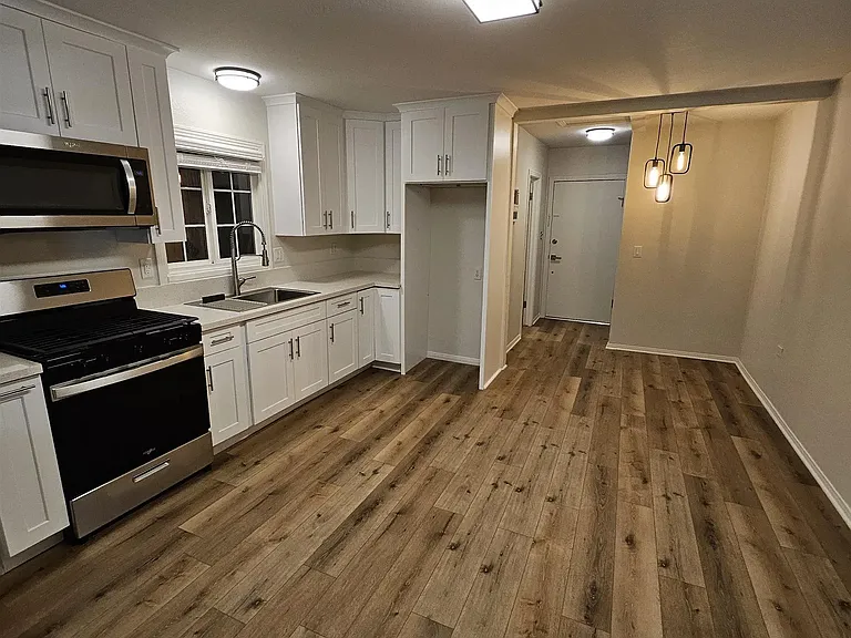 520 Glover Ave #B — Photo 1