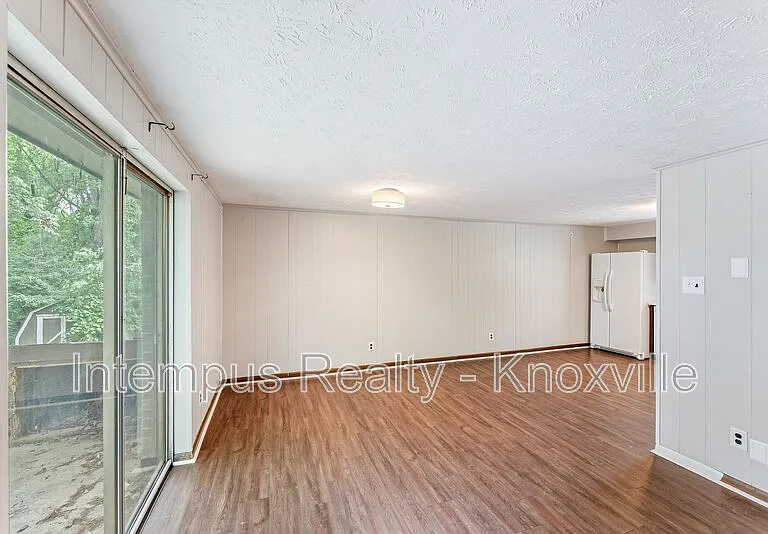 8738 Gleason Dr — Photo 11