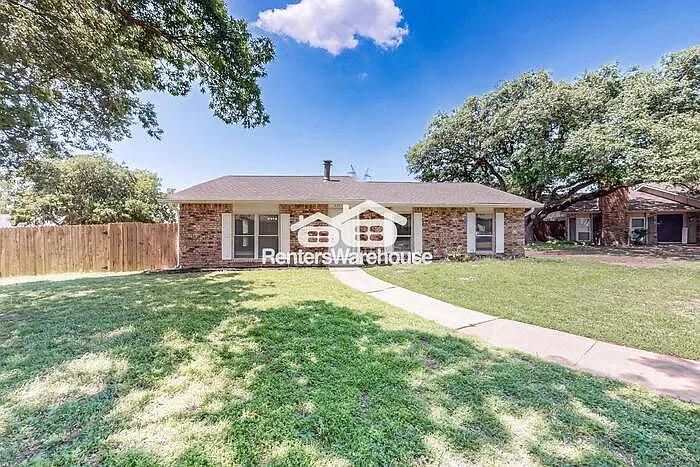 6407 Green Oaks Dr — Photo 1