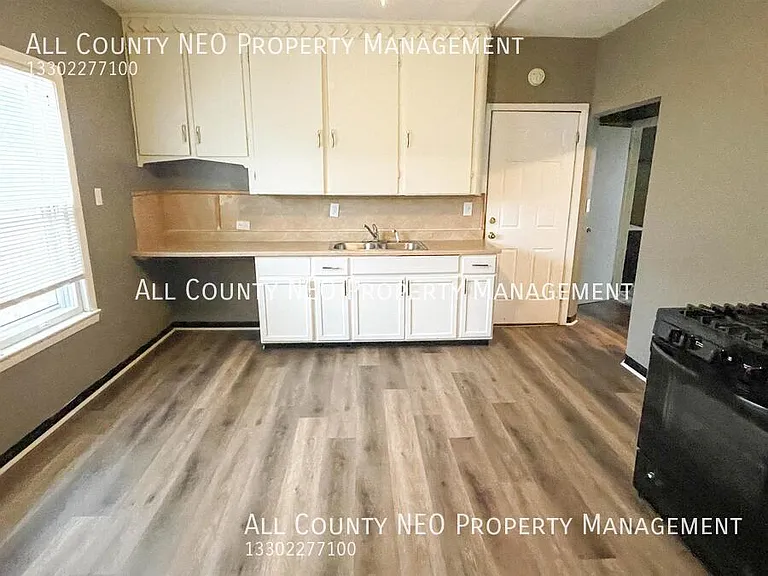 13305 Durkee Ave #DOWN — Photo 3