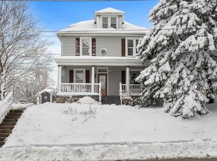 2821 Muscatine St, Dubuque, IA 52001