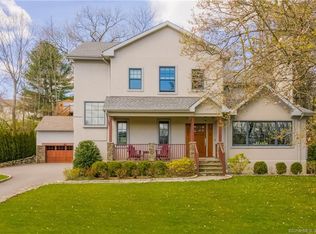 218 Valley Rd, Cos Cob, CT 06807