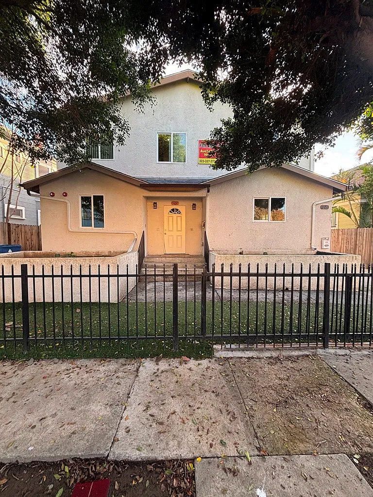 5 bed, 1819 sqft, $4,200 — Photo 1