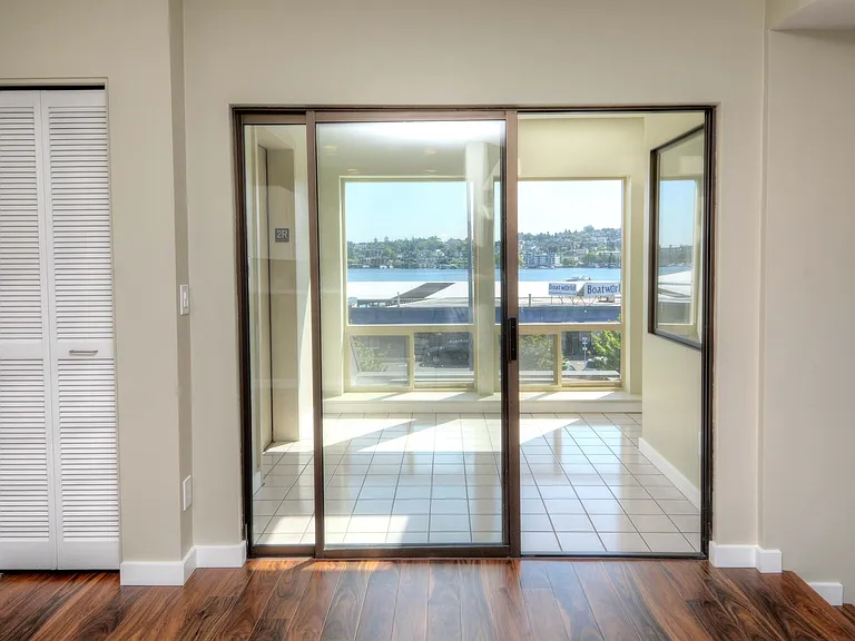 2111 Westlake Ave N #201 — Photo 5