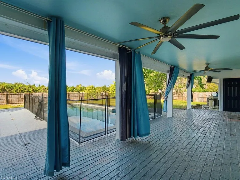 4920 Shady River Ln — Photo 34