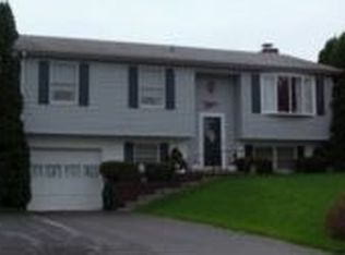 2911 Holland Dr, Manchester, MD 21102