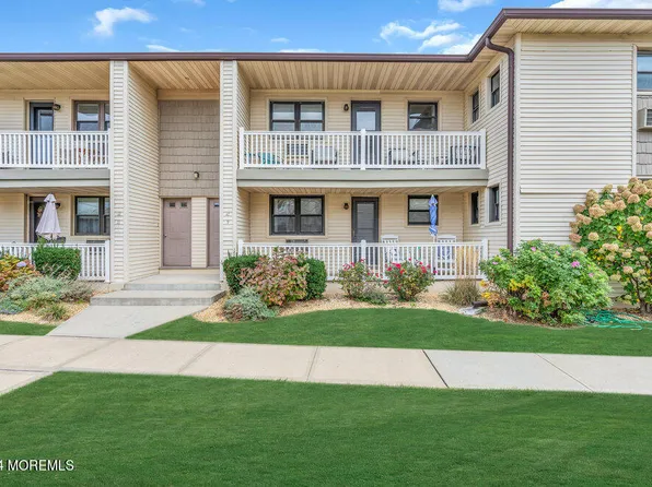 9 Wharfside Drive, Monmouth Beach, NJ 07750