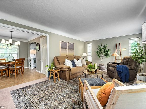 5th image of 3944 W 210th St