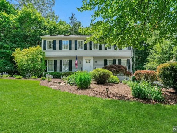 10 Babcock Rd, Mahwah, NJ 07430