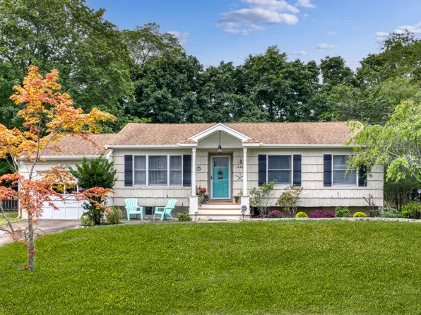 1040 Nokomis Rd, Southold, NY 11971