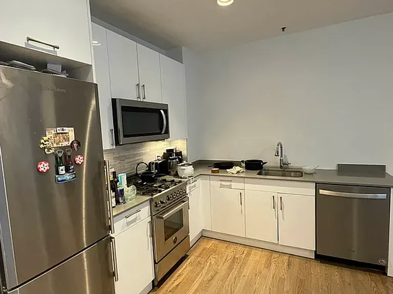 110 Greenwich St #11B — Photo 3