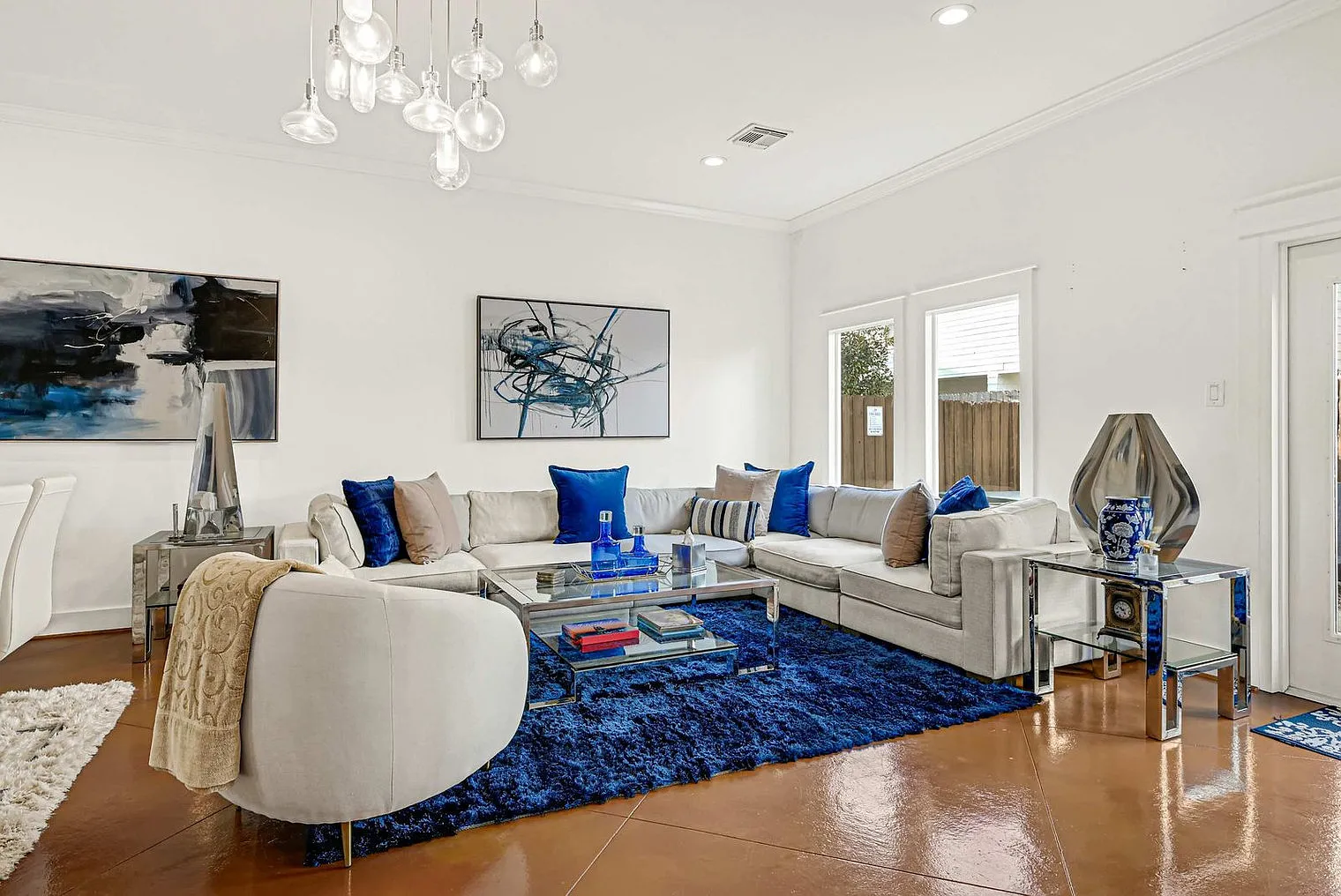 3 bed, 2.0 bath, 2346 sqft, $9,194 — Photo 1