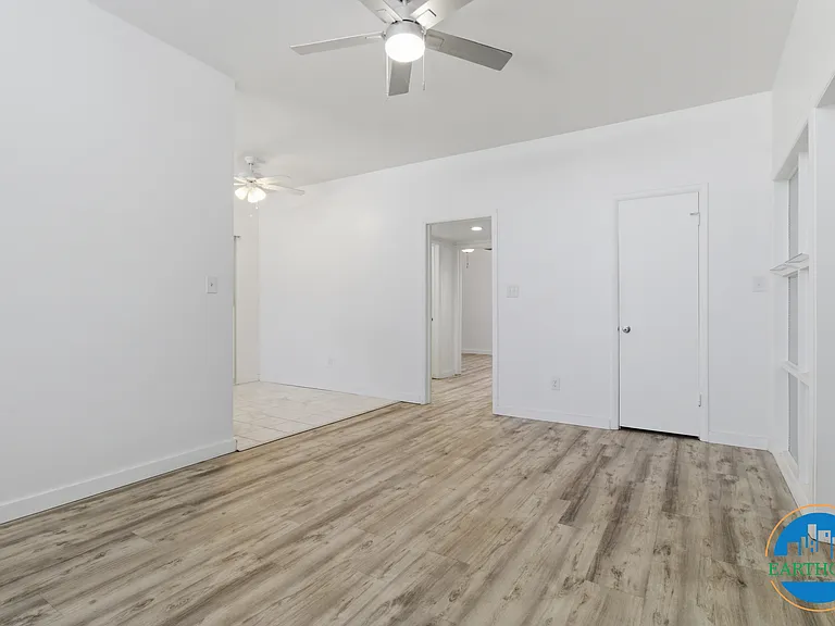 6366 Hampton Dr N — Photo 6