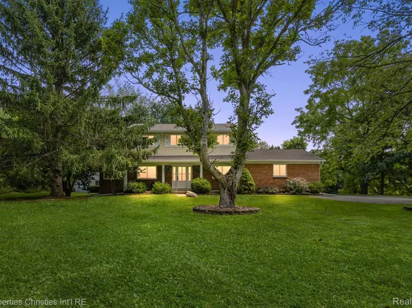 1599 S Tipsico Lake Rd, Milford, MI 48380