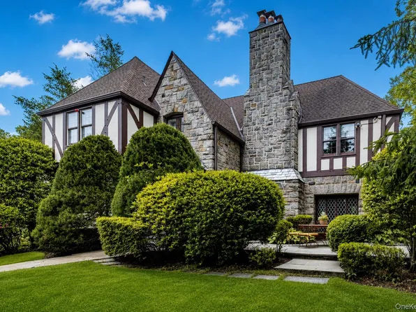 18 Hemlock Road, Bronxville, NY 10708