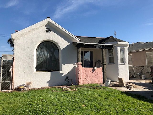 1st image of 7826 S Denker Ave